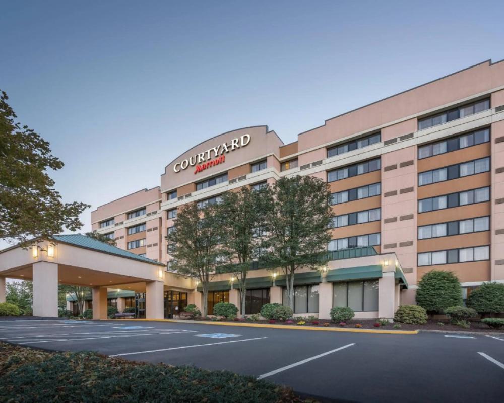 Courtyard By Marriott Shelton