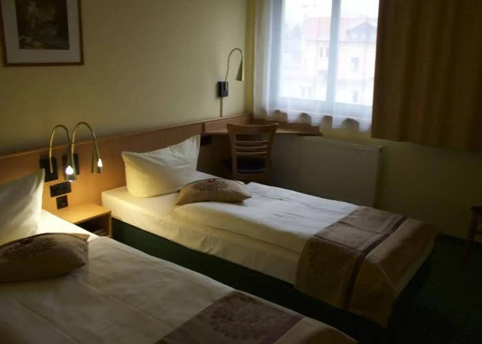 Acron Hotel