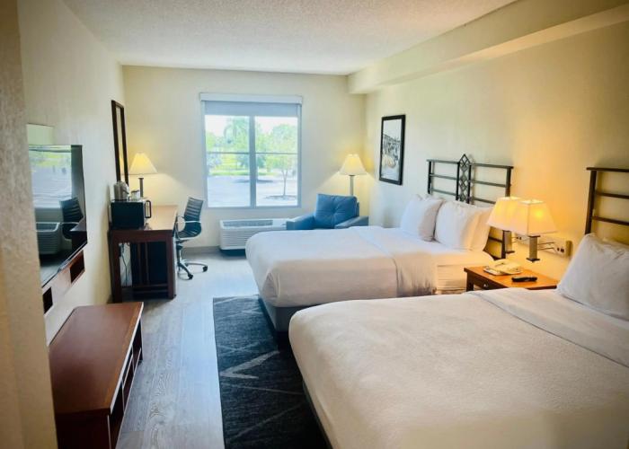 SEVEN Sebring Raceway Hotel