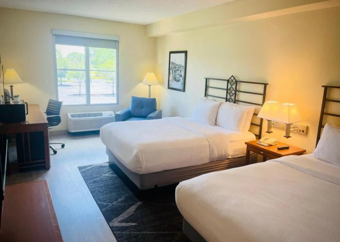 SEVEN Sebring Raceway Hotel