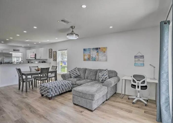 Hot Tub & Fenced Yard: Home in Sebring