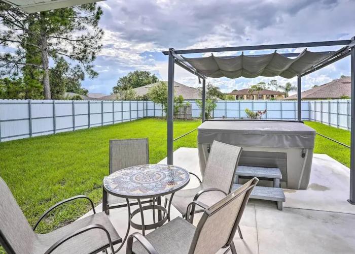 Hot Tub & Fenced Yard: Home in Sebring