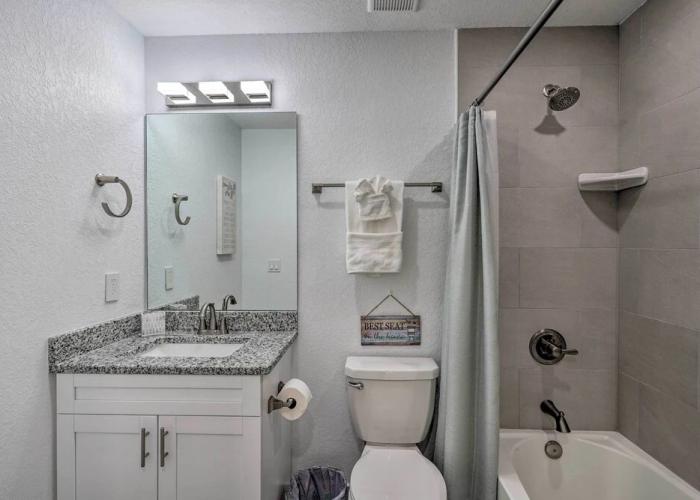 Hot Tub & Fenced Yard: Home in Sebring