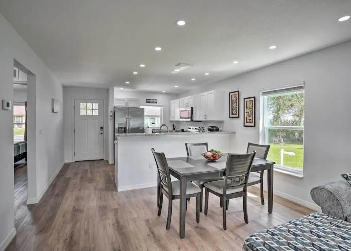 Hot Tub & Fenced Yard: Home in Sebring