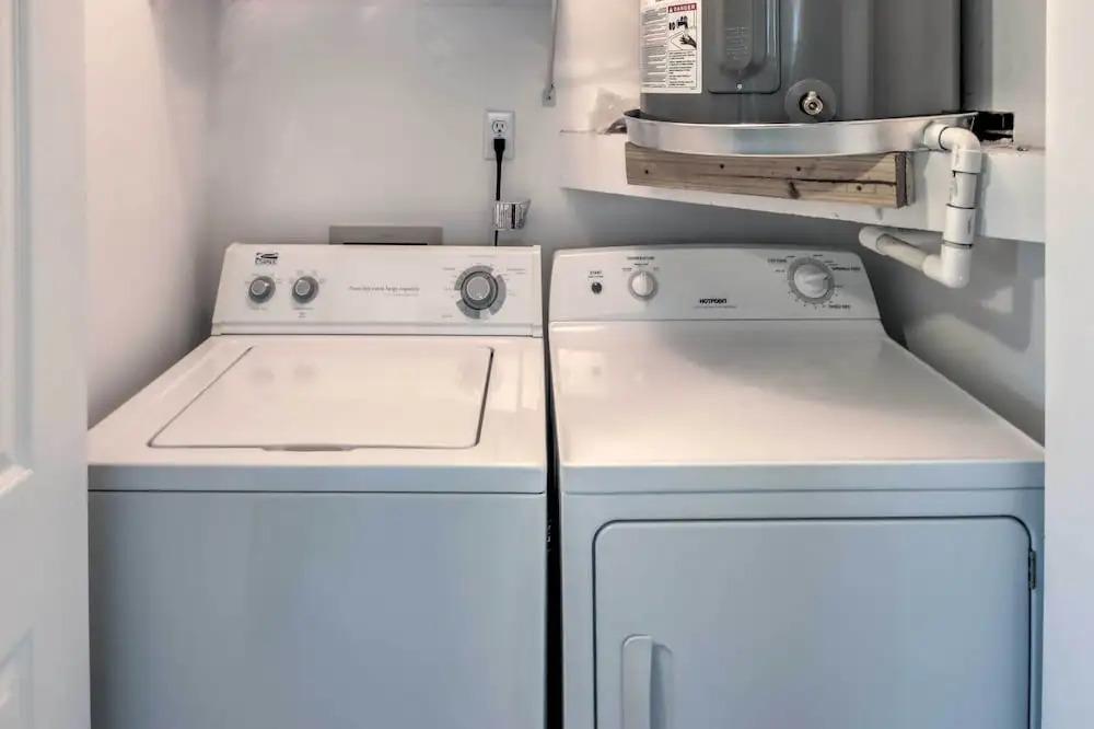 фото Screened Porch + Pool Access: Cozy Sebring Condo