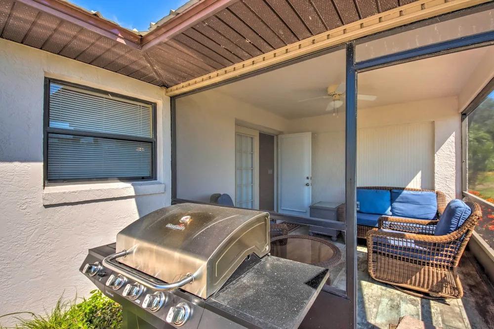 фото Screened Porch + Pool Access: Cozy Sebring Condo