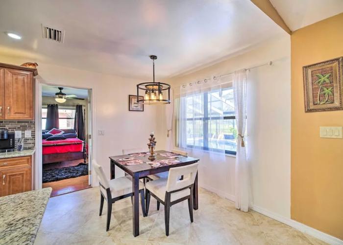 Lanai, Pool & Gas Grill: Sebring Retreat!