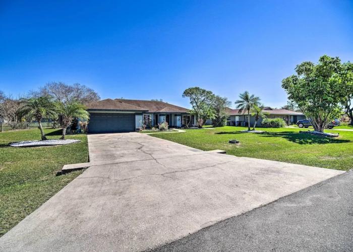 Lanai, Pool & Gas Grill: Sebring Retreat!