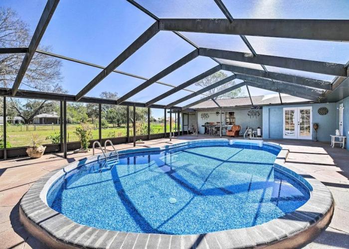 Lanai, Pool & Gas Grill: Sebring Retreat!