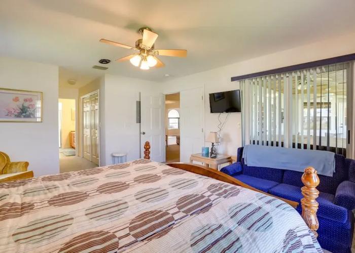 Walk to Lake: Home w/ Screened Porch in Sebring!