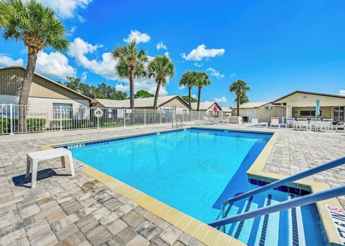 Sunny Canal-view Villa w/ Lanai in Sebring!