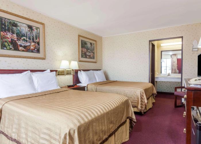 Travelodge by Wyndham Seymour