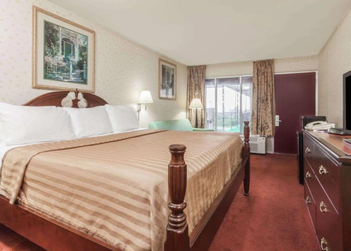 Travelodge by Wyndham Seymour