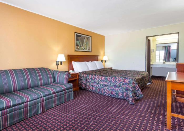 Days Inn by Wyndham Seymour