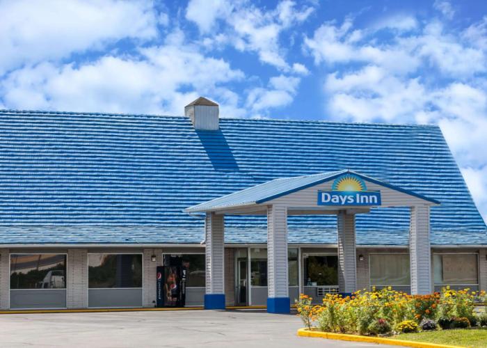 Days Inn by Wyndham Seymour