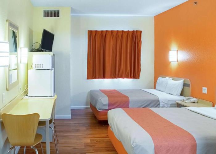 Motel 6 Seymour, IN - North