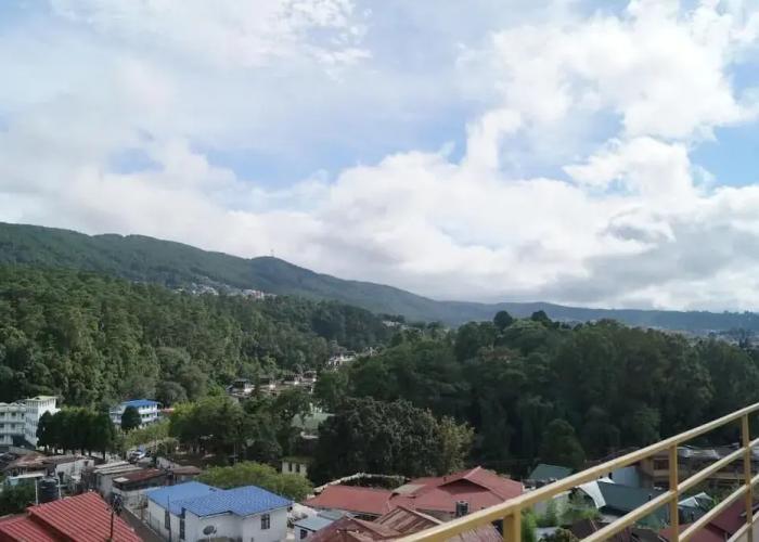 Woodland Hill Stay