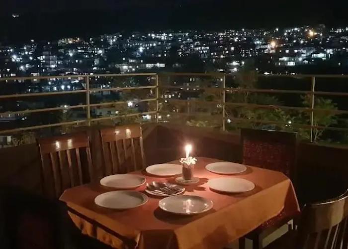 Woodland Hill Stay
