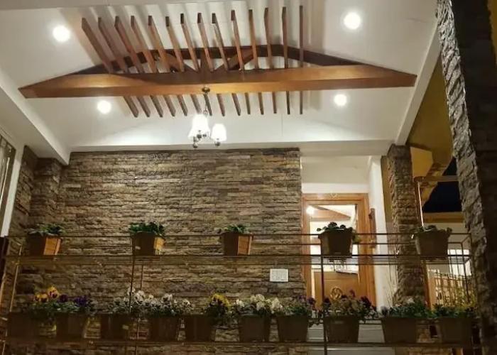 Woodland Hill Stay