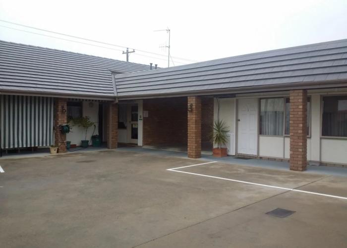 Tudor House Motel