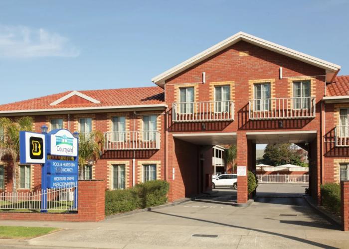 Courtyard Motor Inn