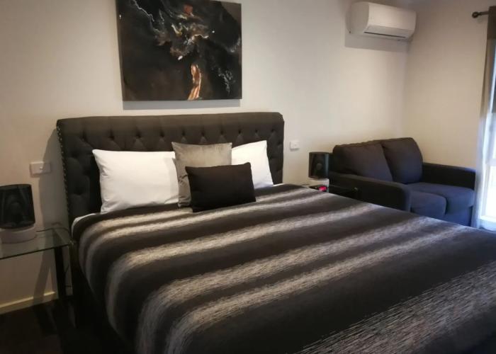 Addison Motor Inn