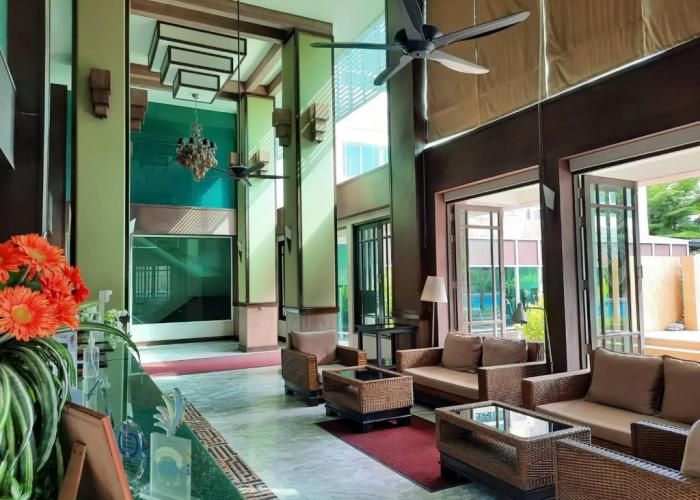 J Park Hotel