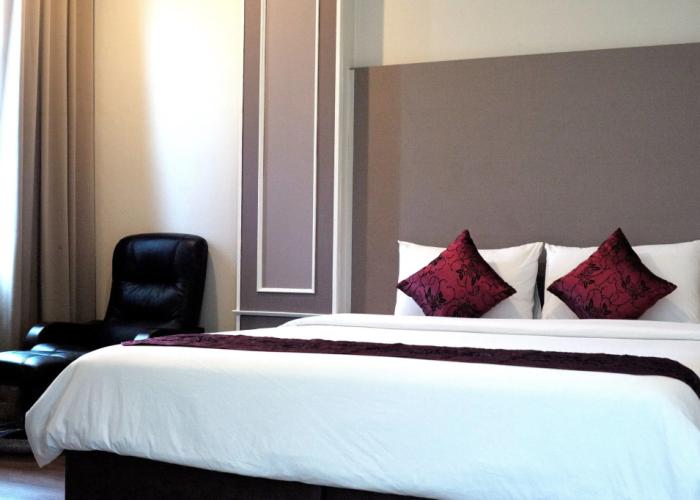 J Park Hotel