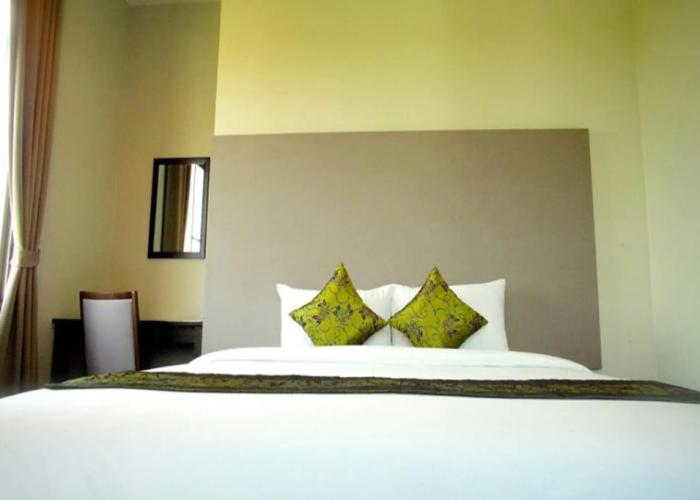 J Park Hotel