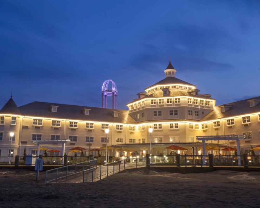 Cedar Point's Hotel Breakers