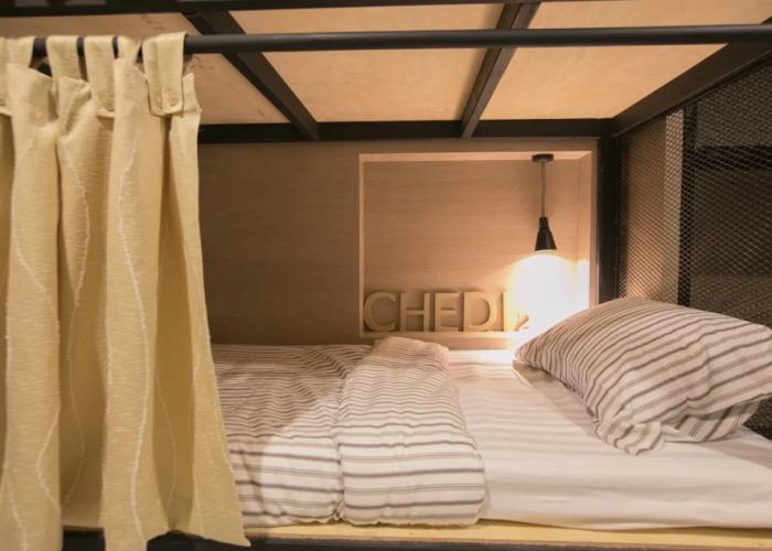 Chedi View Hostel & Rooftop Bar