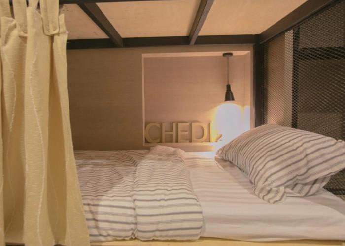 Chedi View Hostel & Rooftop Bar