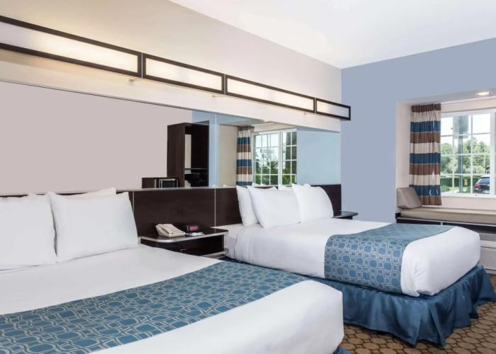 Microtel Inn & Suites by Wyndham Spring Hill/Weeki Wachee