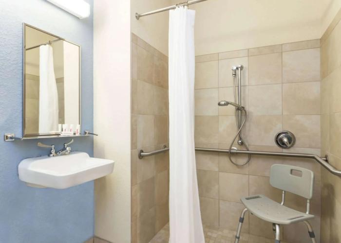 Microtel Inn & Suites by Wyndham Spring Hill/Weeki Wachee