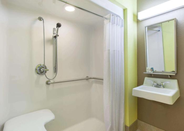 Microtel Inn & Suites by Wyndham Spring Hill/Weeki Wachee