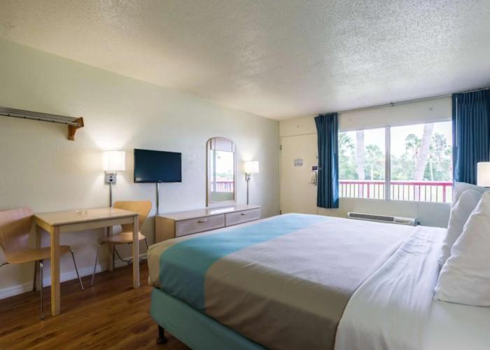 Motel 6 Spring Hill, FL - Weeki Wachee