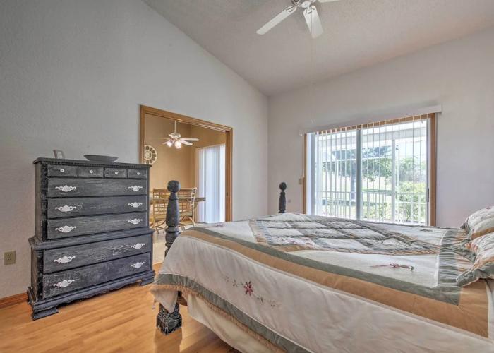 Spring Hill Home w/ Pool ~ 1 Mi to Weeki Wachee