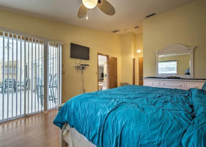 Spring Hill Home w/ Pool ~ 1 Mi to Weeki Wachee