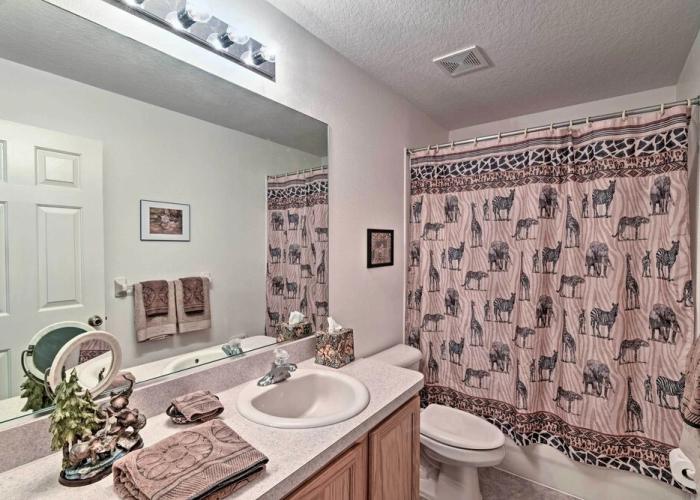 Bright Spring Hill Home: 5 Mi to Weeki Wachee Park