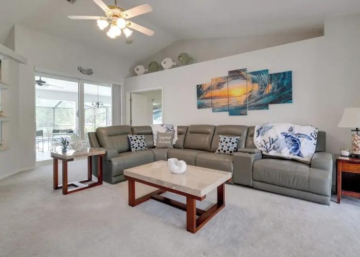 Spring Hill Home - Pool, Grill & Golf Course Views