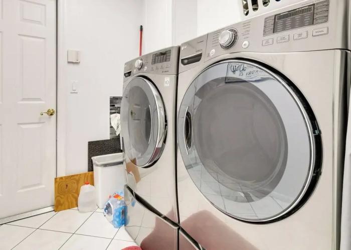 Spring Hill Home - Pool, Grill & Golf Course Views