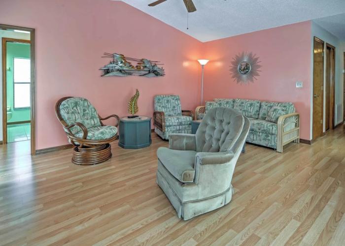 Pristine Spring Hill House w/ Private Pool & Lanai