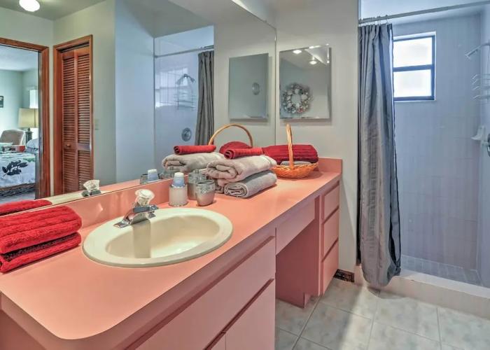 Pristine Spring Hill House w/ Private Pool & Lanai