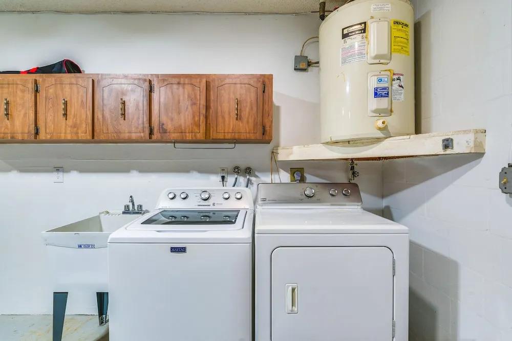 фото Home w/ Screened Porch, Near Weeki Wachee Springs!