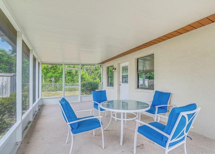 13 Mi to Hudson Beach: Spring Hill Home w/ Lanai