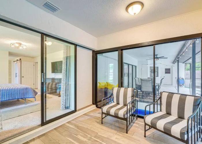 Spring Hill Retreat w/ Pool: 7 mi to Weeki Wachee!