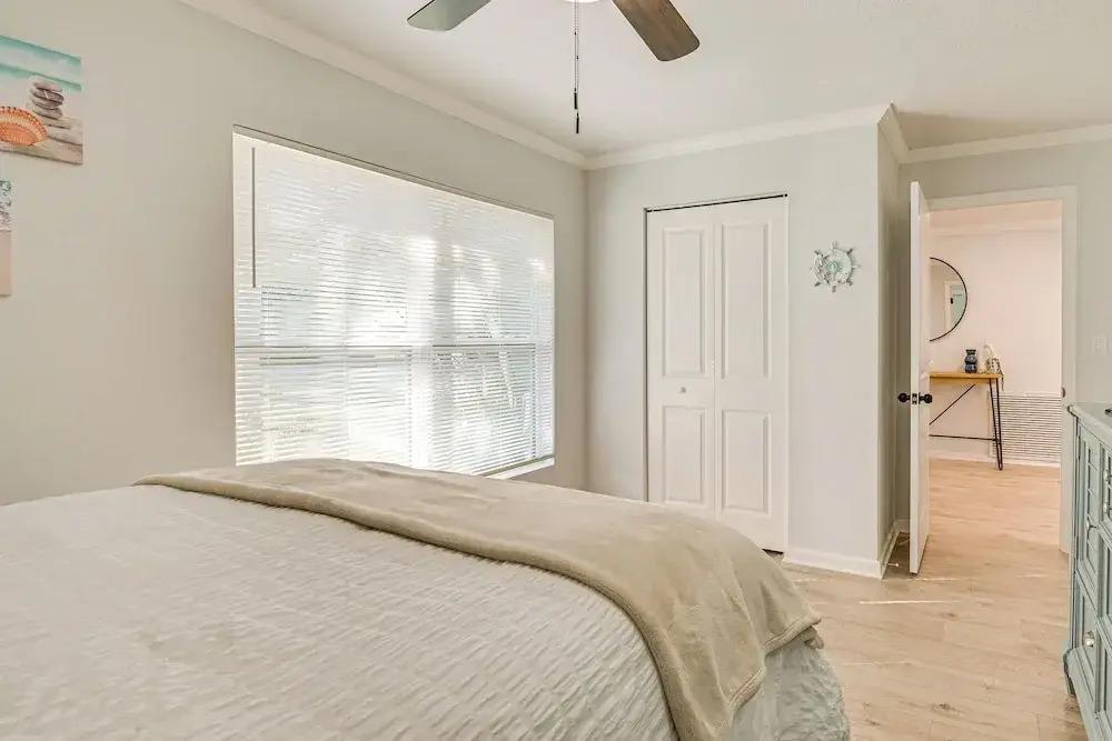 фото Spring Hill Home w/ Pool, BBQ Grill & Outdoor TV!