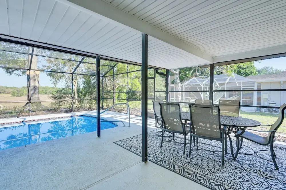 фото Spring Hill Home w/ Pool, BBQ Grill & Outdoor TV!