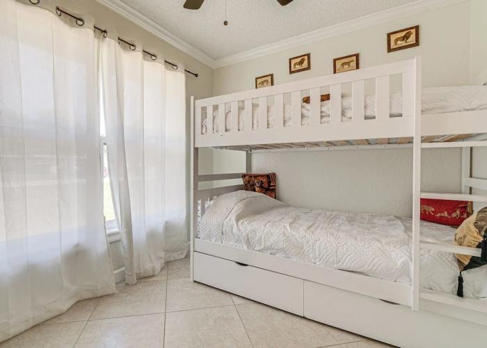 Screened Lanai & Heated Pool: Spring Hill Home