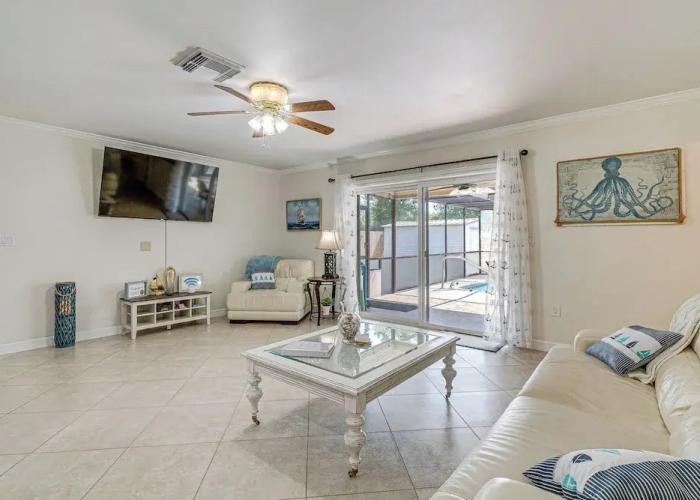 Screened Lanai & Heated Pool: Spring Hill Home